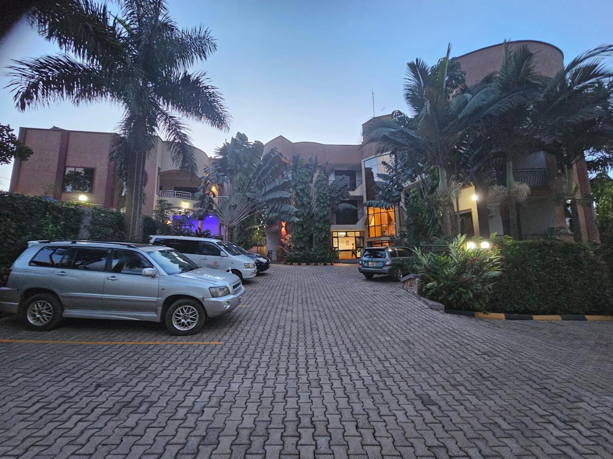 Excelsis Garden Hotels - Kampala Buitenkant foto